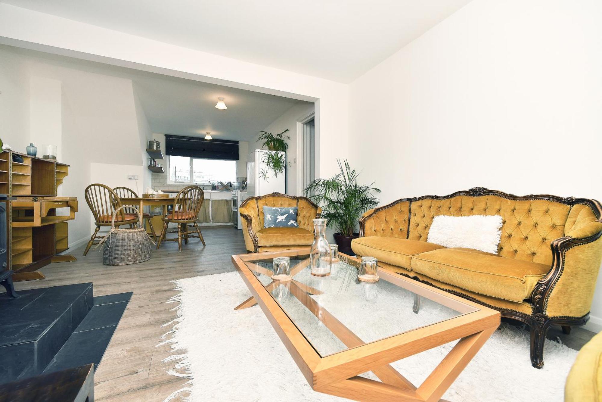 Sunny Seaside Sanctuary - Two Bedroom Apartment Брайтонн Экстерьер фото